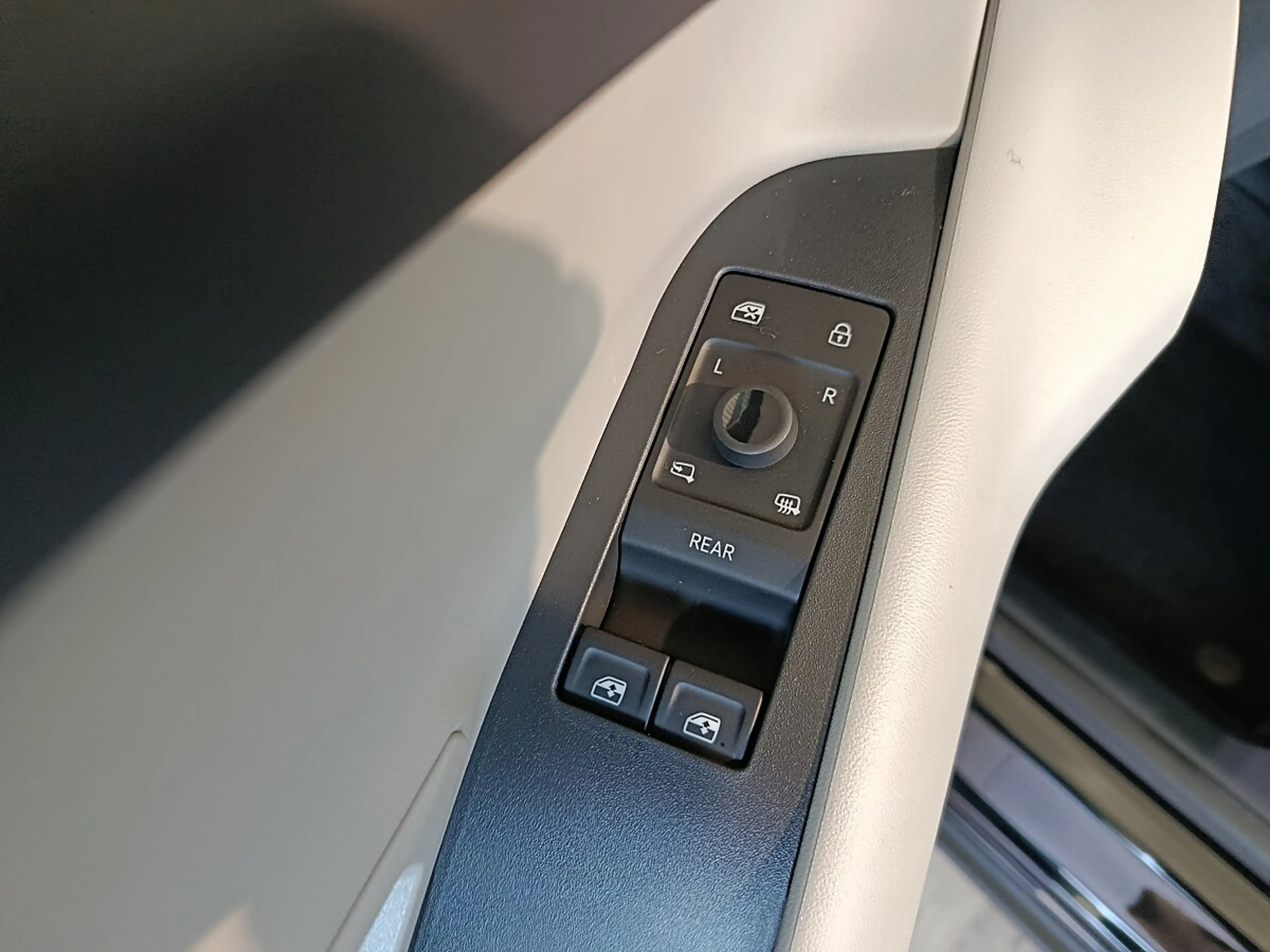 Ford Explorer Elektro 79kWh Select — photo 11
