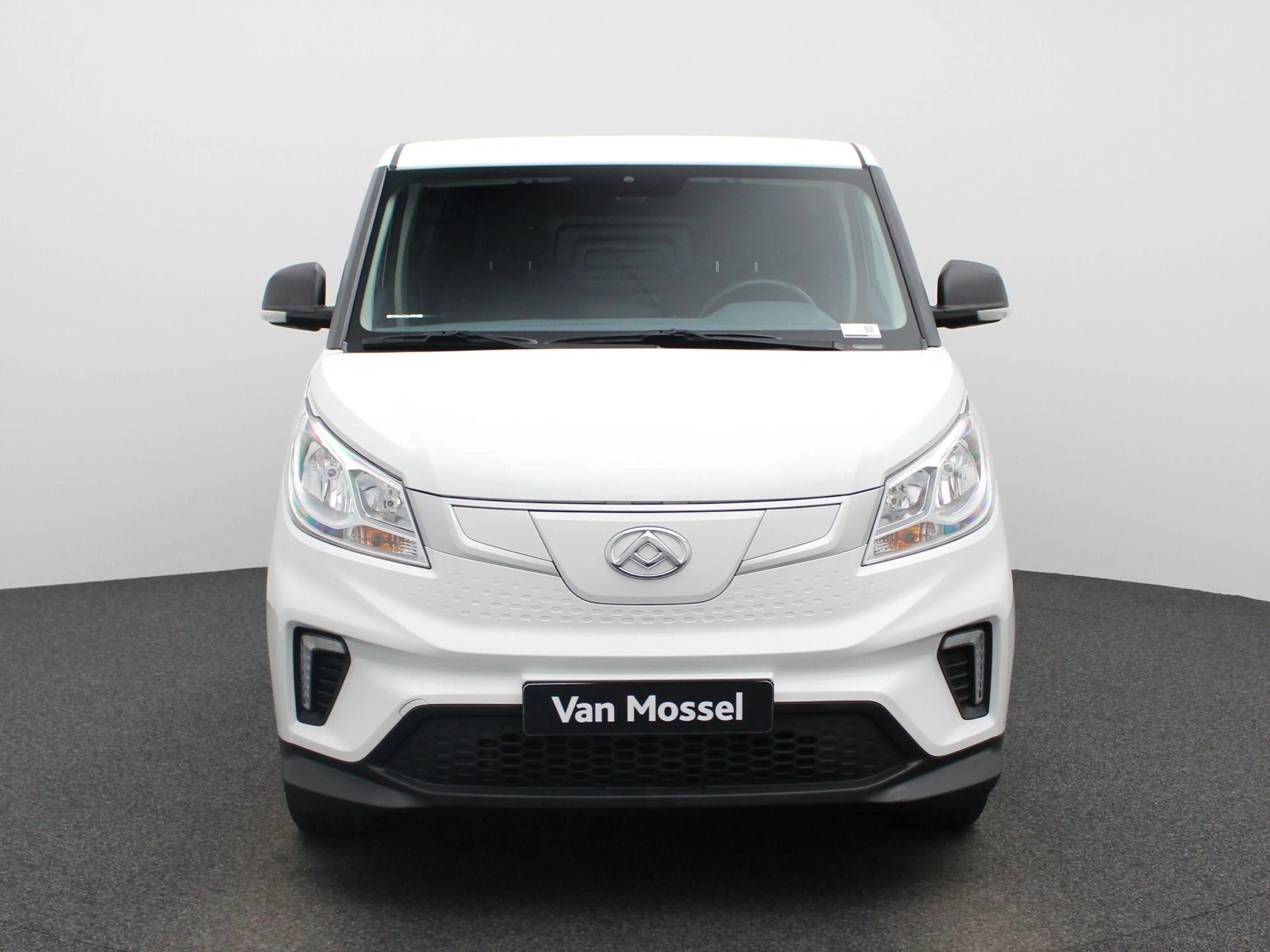 Maxus eDeliver 3 SWB | APPLE CARPLAY / ANDROID AUTO | CLIMATE CONTR — photo 3