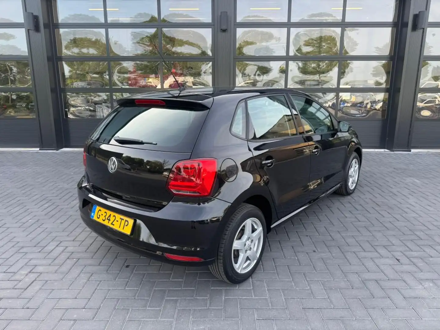 Volkswagen Polo 1.0 Airco / 5 Deurs Zwart - 2