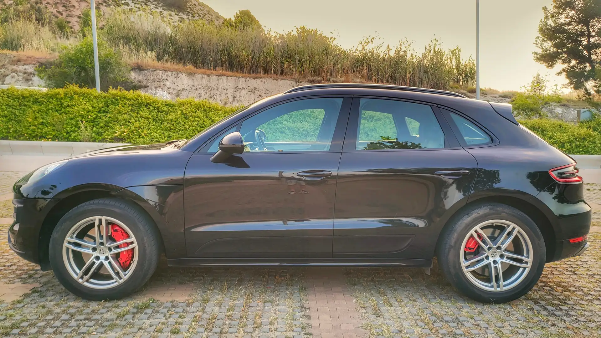 Porsche Macan Macan Turbo Aut. Negro - 2
