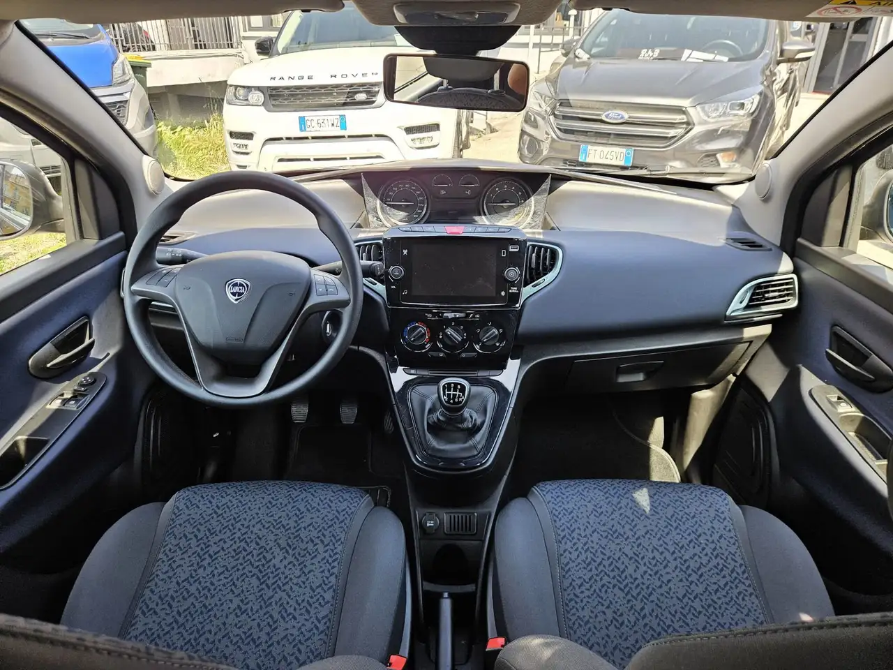 Lancia Ypsilon 2024 — фото 10
