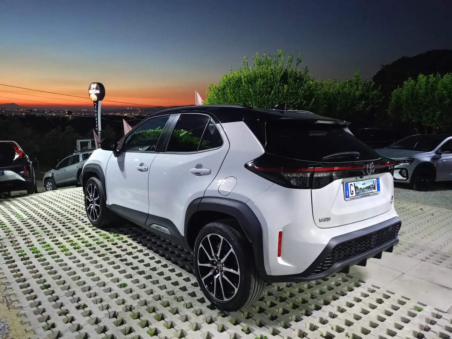 Toyota Yaris Yaris 1.5 130 Hybrid 5 porte GR Sport Gris - 2