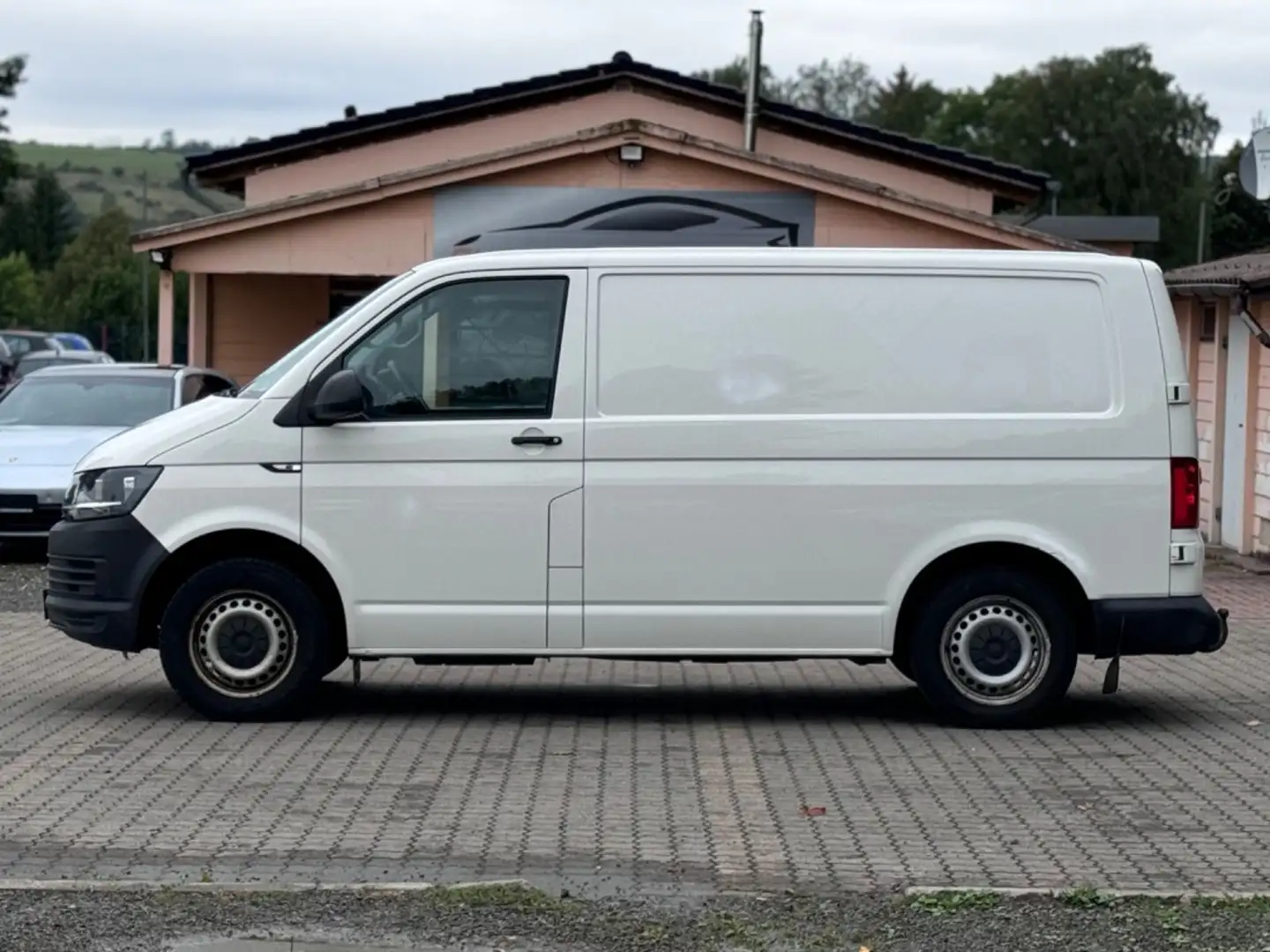 Volkswagen T6 Transporter 2.0 TDI *1 HAND *AHK *KLIMA Weiß - 2