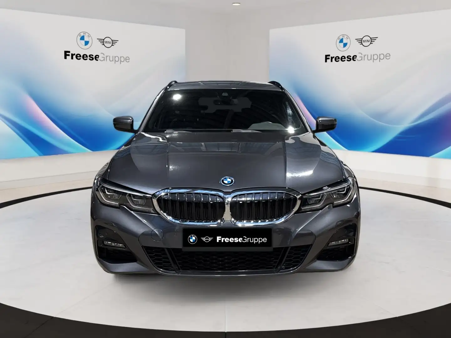 BMW 320 e xDrive Tou M Sport Head-Up HiFi DAB WLAN Grau - 2