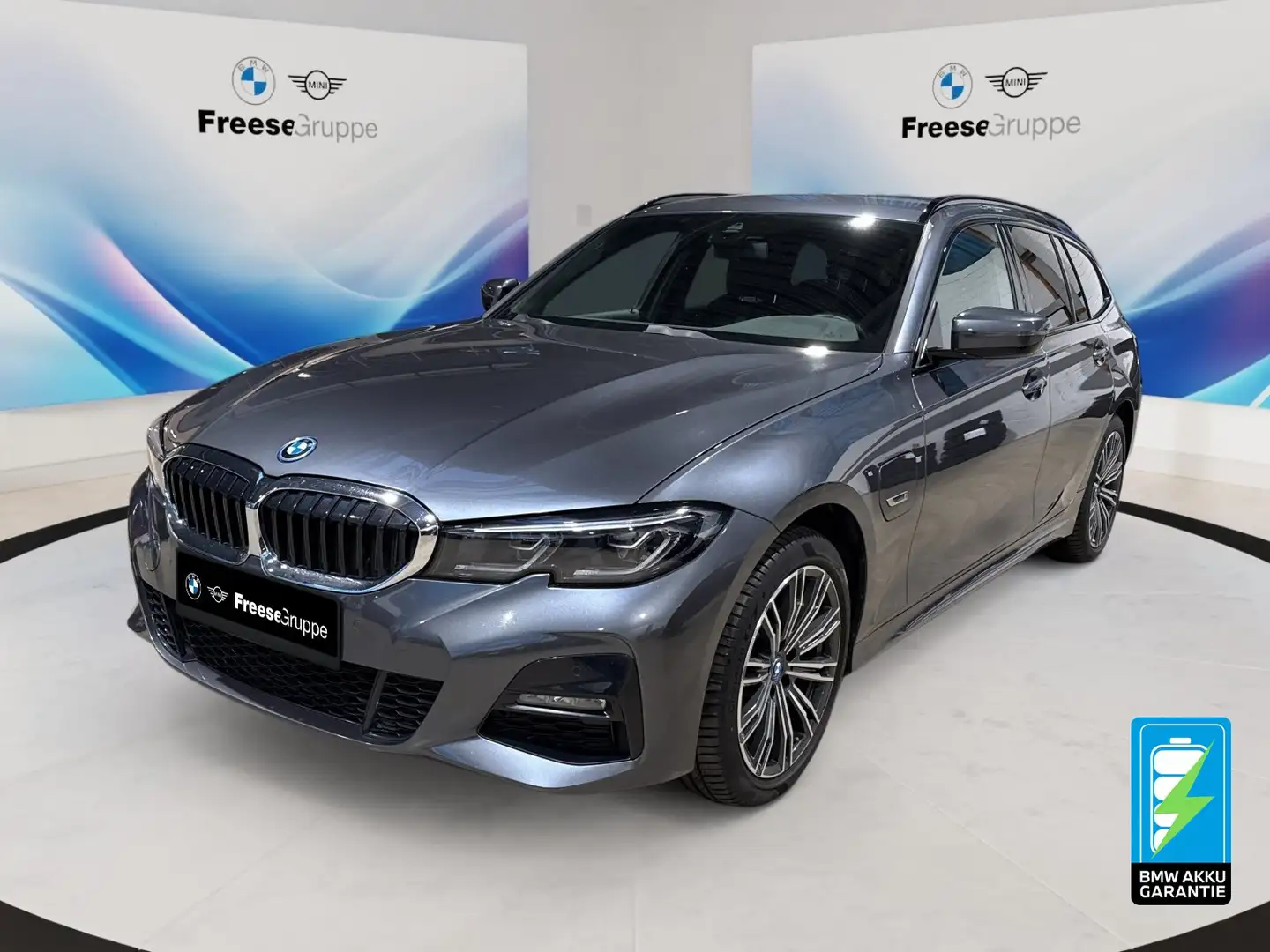 BMW 320 e xDrive Tou M Sport Head-Up HiFi DAB WLAN Grau - 1