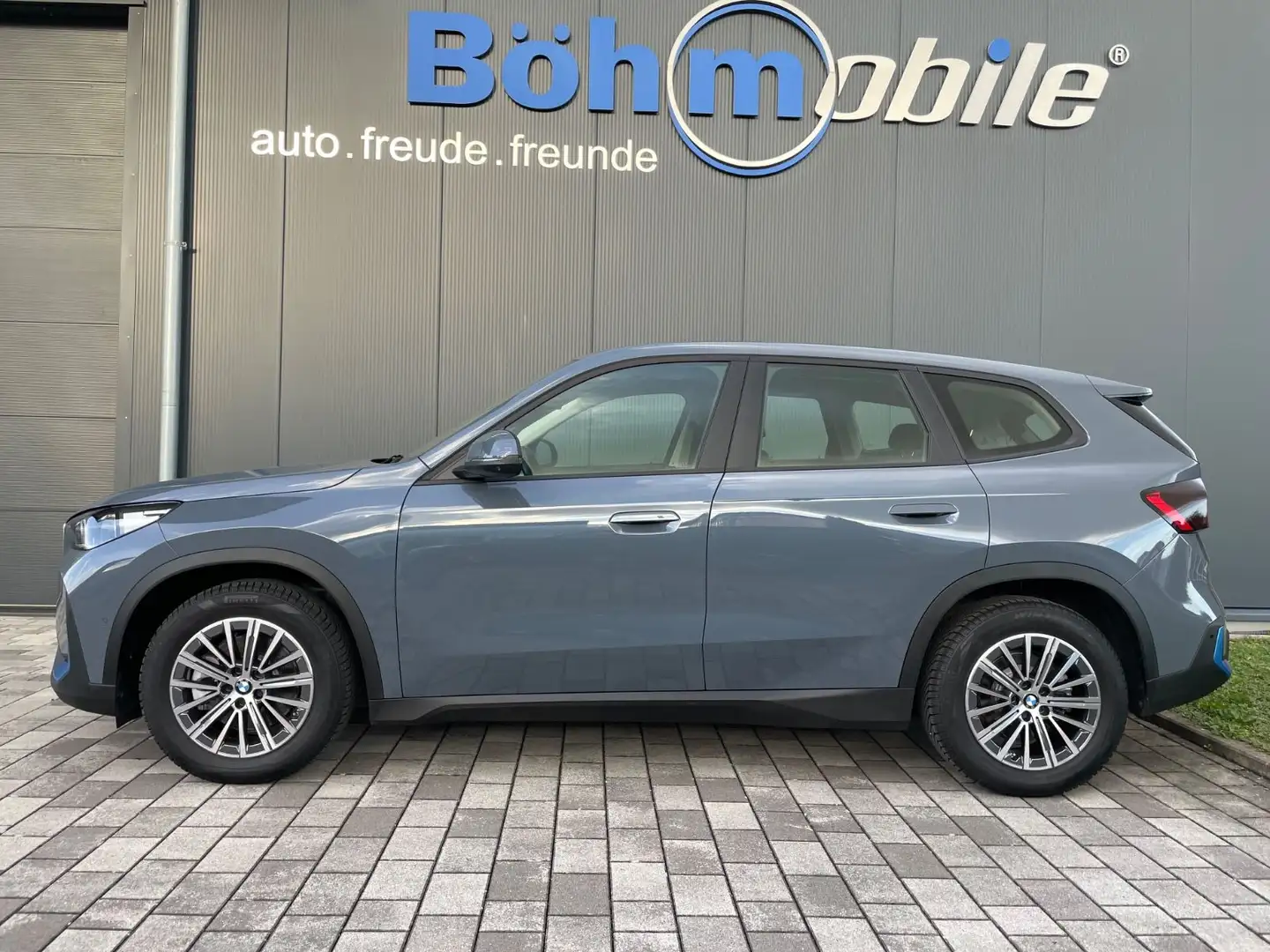 BMW iX1 xDrive30/HeadUp/LED/360°Kamera Grau - 1