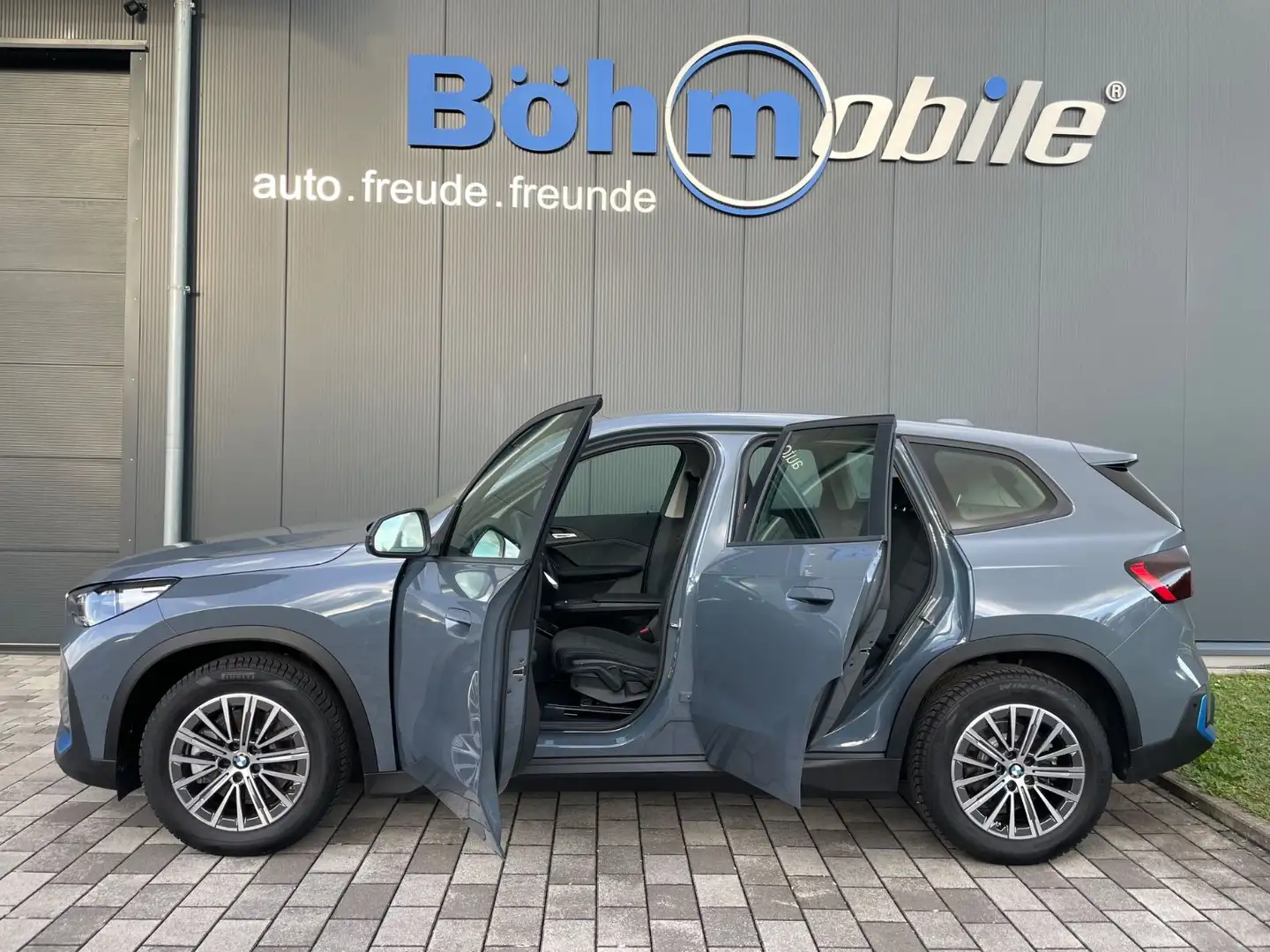 BMW iX1 xDrive30/HeadUp/LED/360°Kamera Grau - 2
