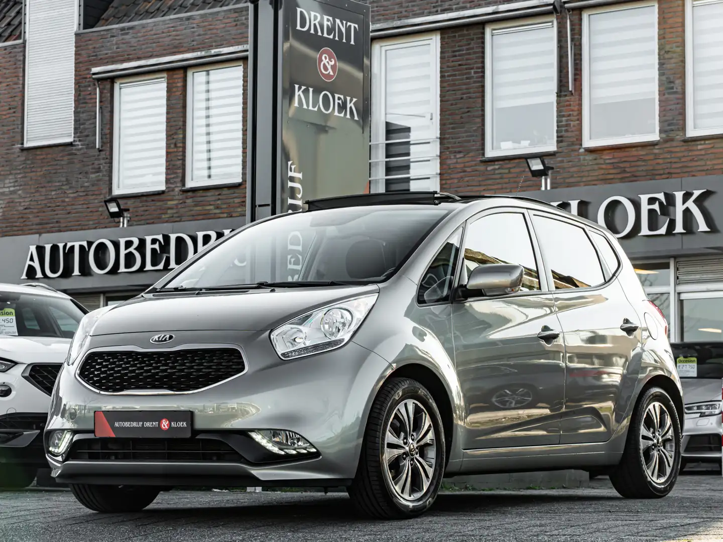Kia Venga 1.4 CVVT ExecutiveLine ORG NL PANO CAMERA TREKHAAK Gris - 1