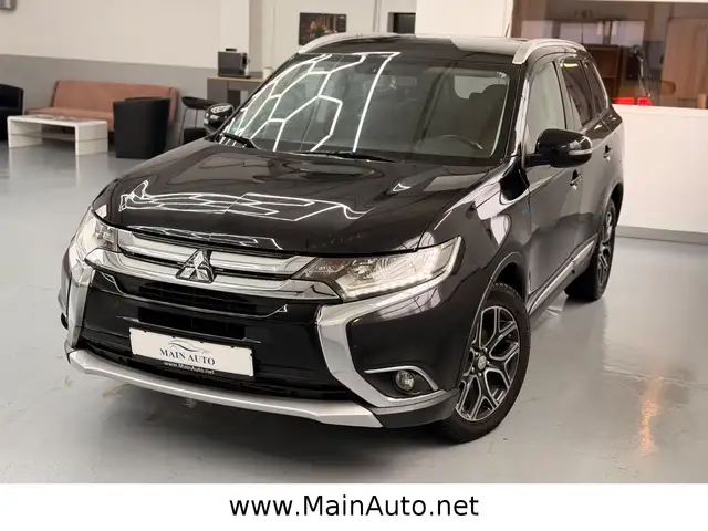Mitsubishi Outlander Plus 4WD Aut/7-Sitze/NAVI/2-Hand/CAM