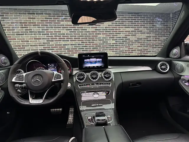 Mercedes-Benz C 63 Amg view 3