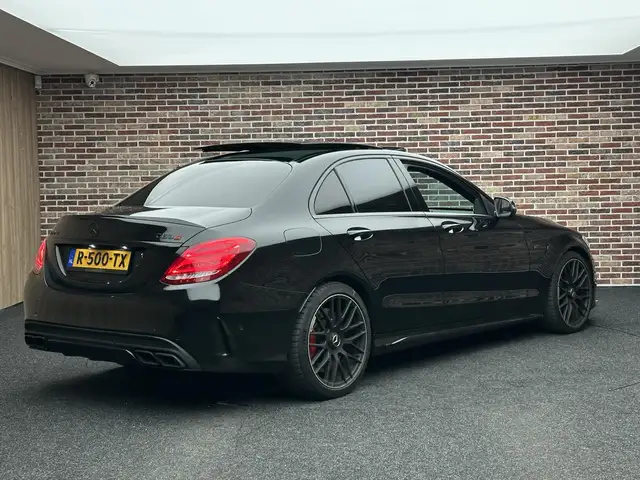 Mercedes-Benz C 63 Amg view 2