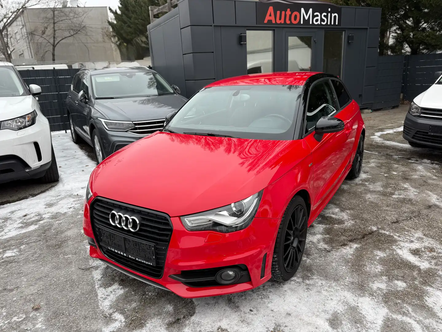 Audi A1 Attraction 1.2 TFSI S-Line Rot - 1
