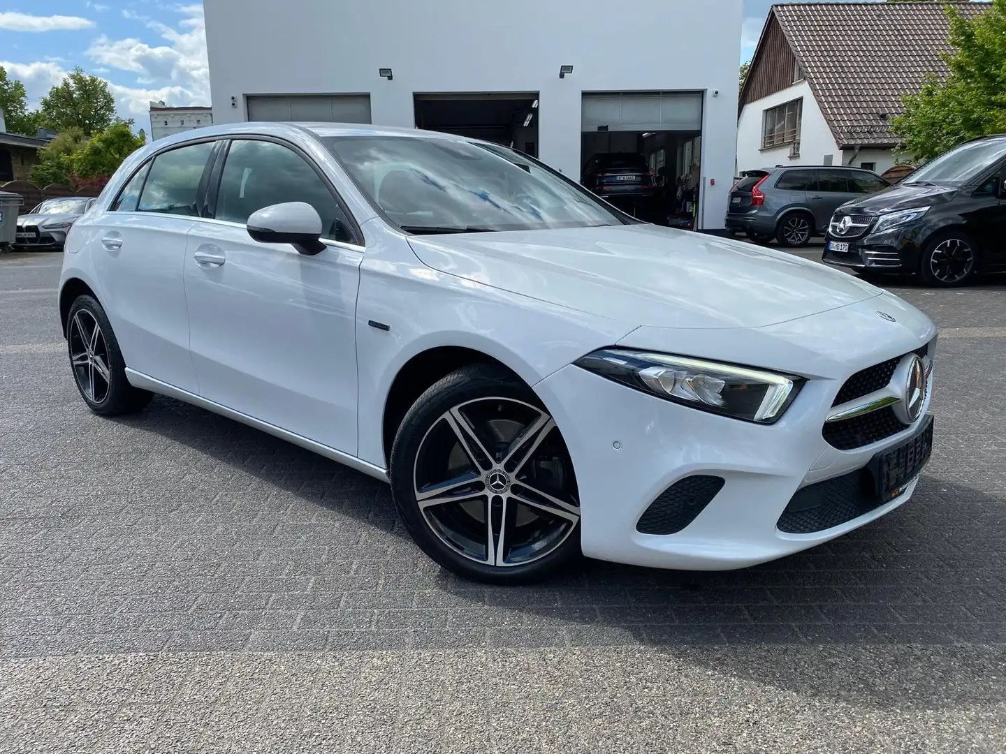 Mercedes-Benz A 250 e 8G-DCT Style+VOLL LED+MBUX+NAVI Weiß - 2