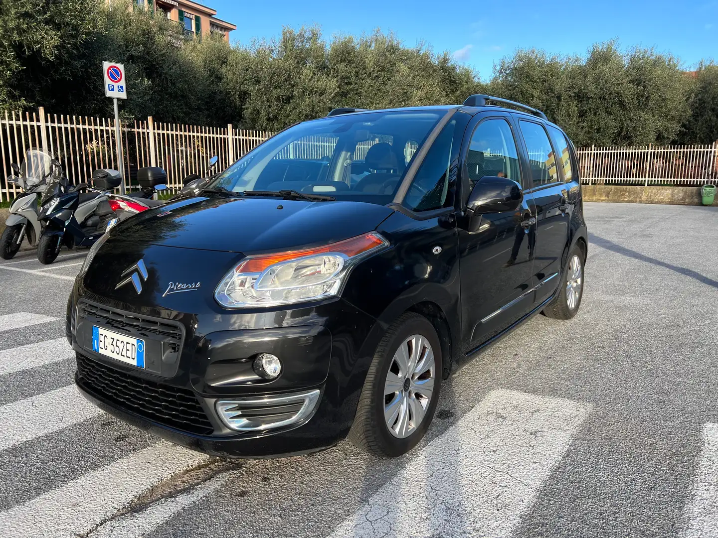 Citroen C3 Picasso 1.6 hdi 16v Exclusive (exclusive style) Theatre Fekete - 1