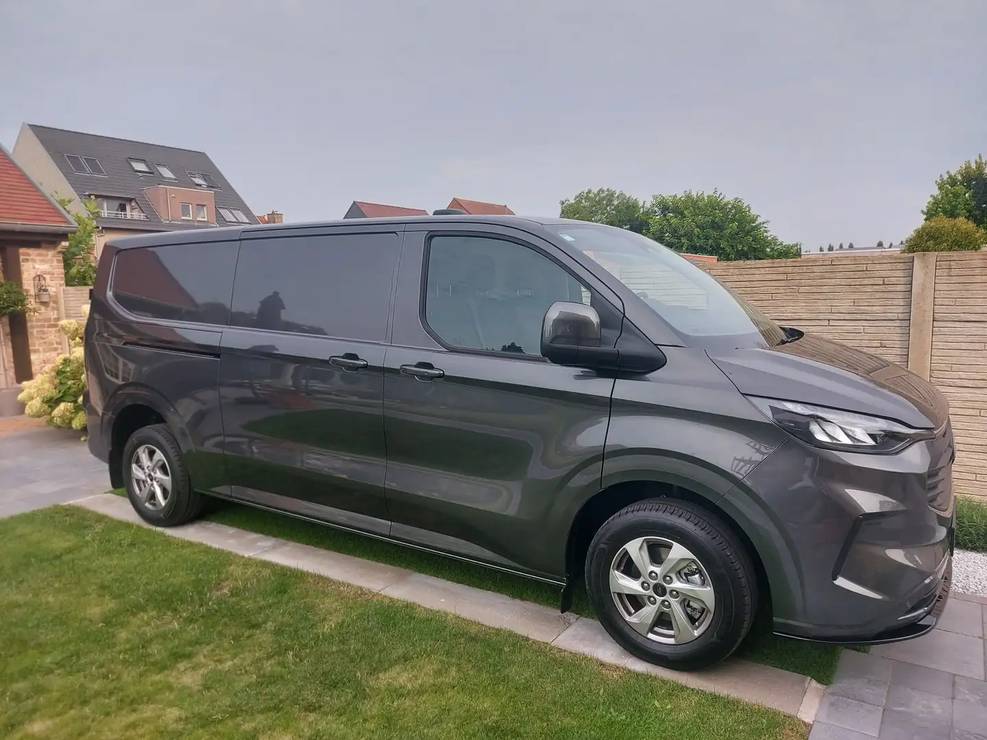 Ford Transit Custom 300 L2H1 LKW VA Autm. Limited - 1