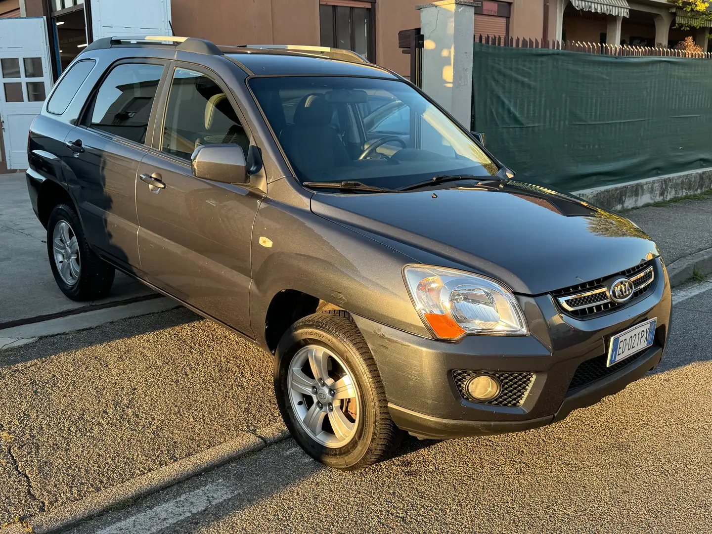 Kia Sportage 2.0 ACTIVE DIESEL*MANUALE* Grigio - 1