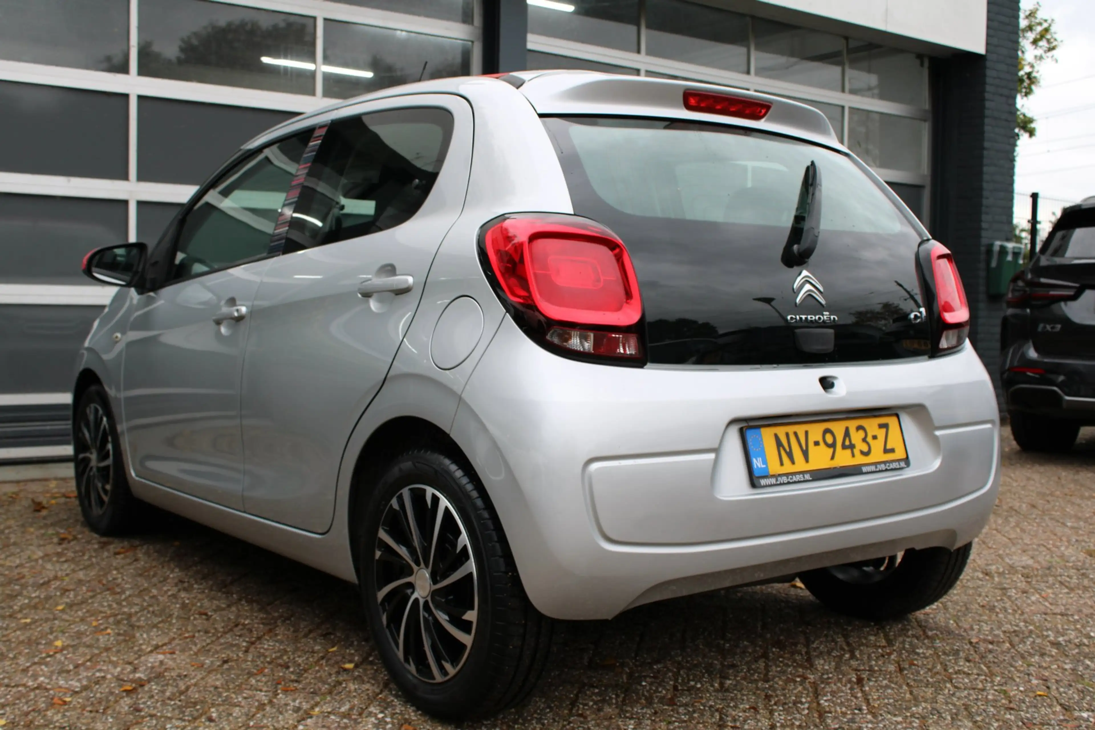 Citroen C1 1.2 PureTech Shine — photo 9