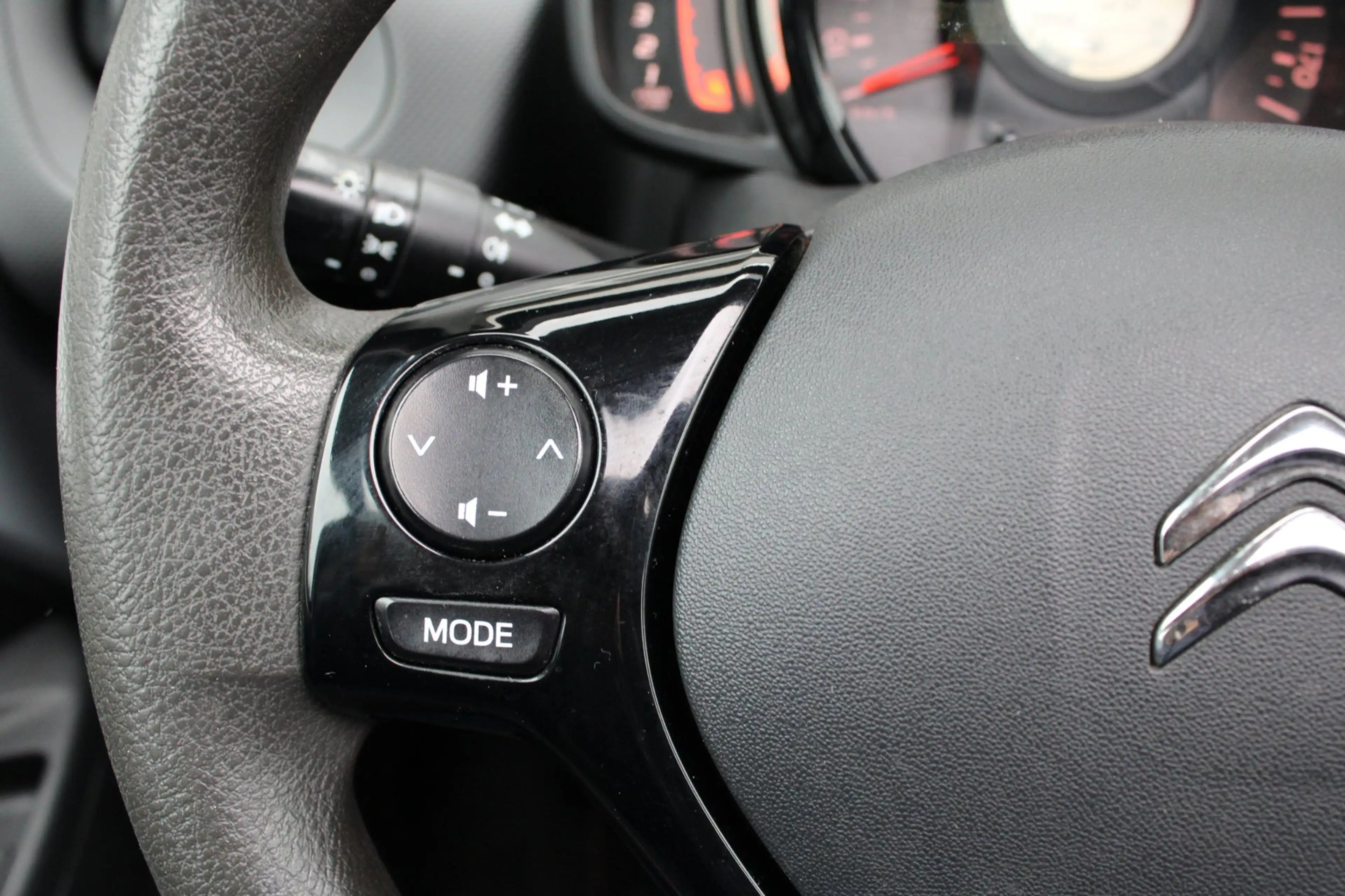 Citroen C1 1.2 PureTech Shine — photo 17
