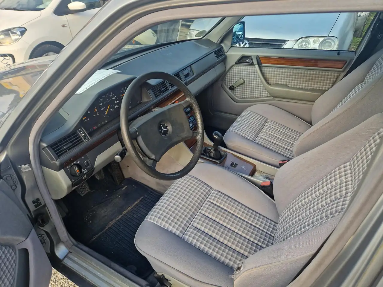 Mercedes-Benz E 250 DieseL . Kein TÜV ..........H KENNZEICHEN, foto 10