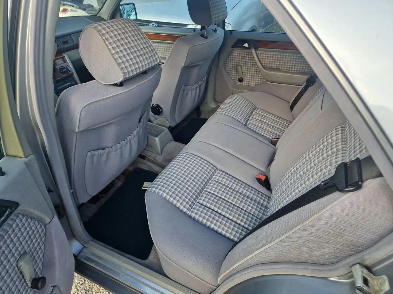 Mercedes-Benz E 250 DieseL . Kein TÜV ..........H KENNZEICHEN, foto 12