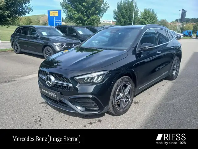 Mercedes-Benz GLA 220 4M AMG+Offroad+Kamera+PTS+LED+Navi+Ambi.