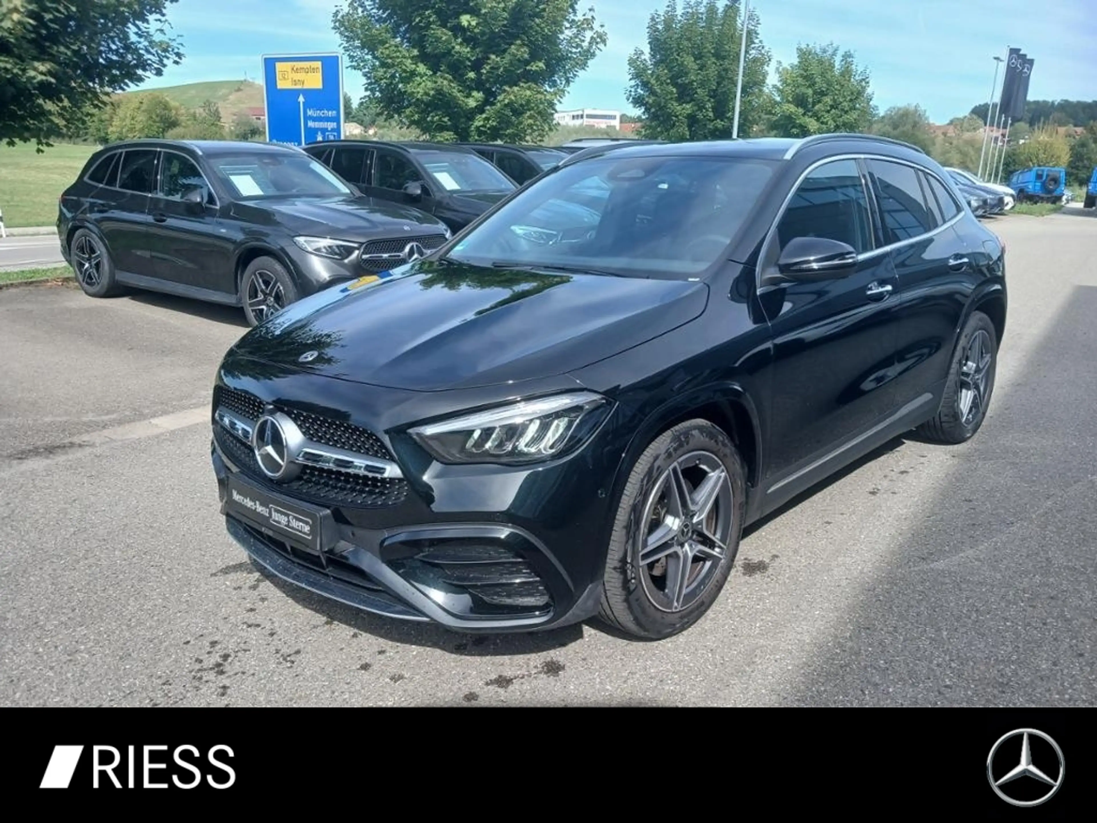 Mercedes-Benz GLA 220 4MATIC AUT Kam. KeyLess KlimaA LED LM