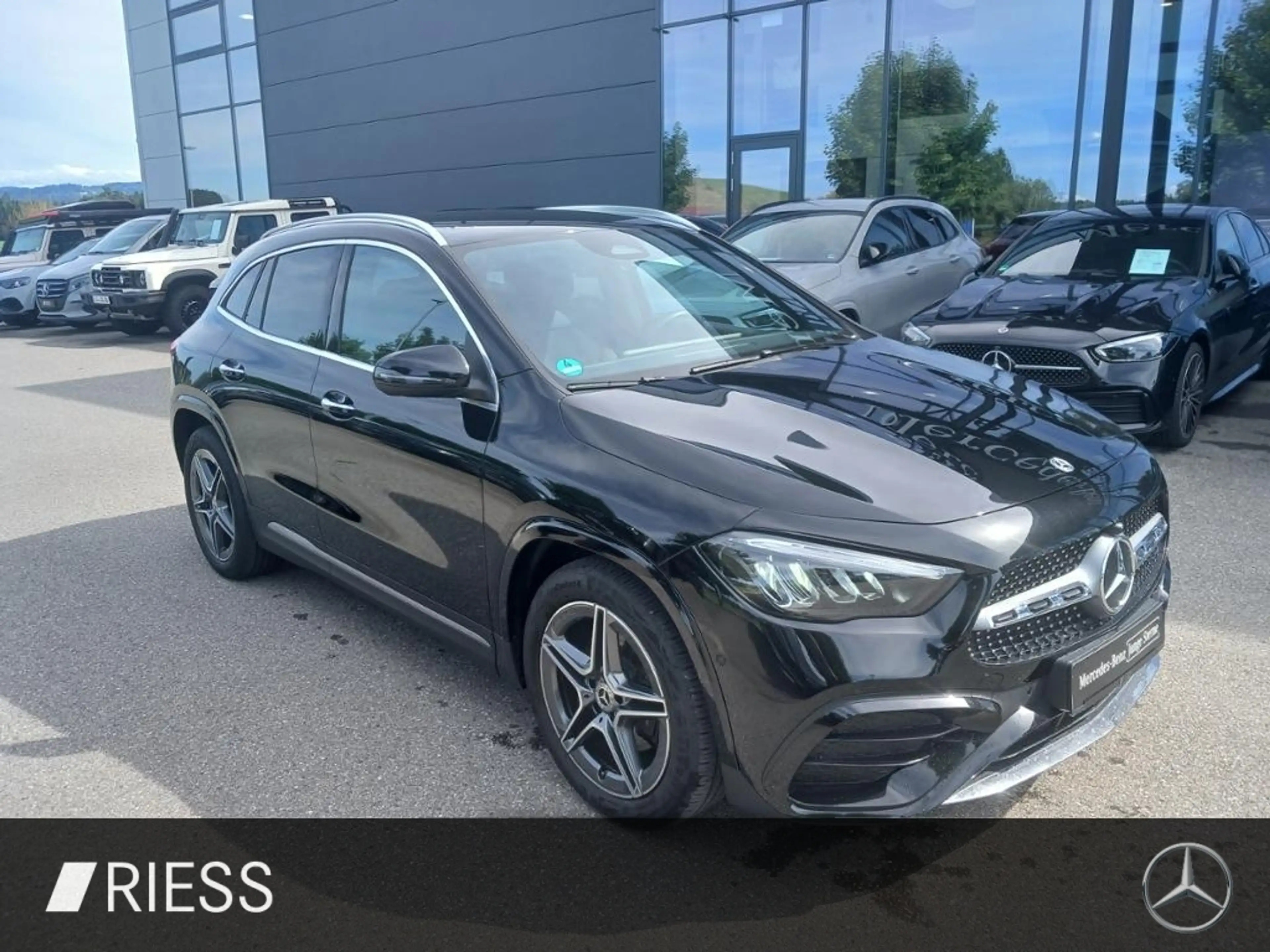 Mercedes-Benz GLA 220 4MATIC AUT Kam. KeyLess KlimaA LED LM — photo 4
