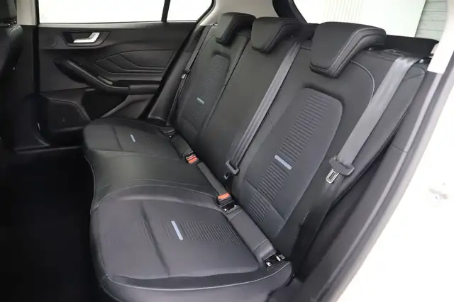 Ford Focus view 11
