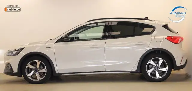 Ford Focus view 4