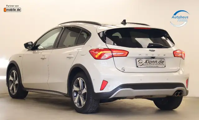 Ford Focus view 6