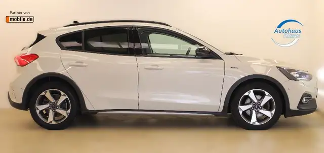 Ford Focus view 5