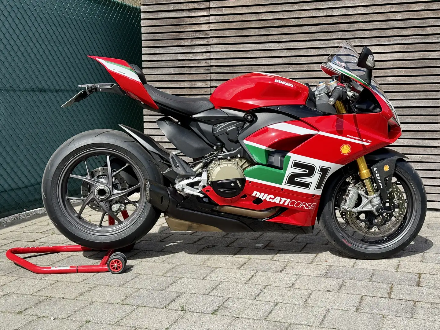 Ducati Panigale V2 Bayliss Anniversary Red - 1