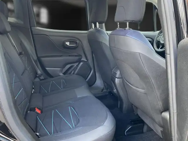 Jeep Renegade view 11