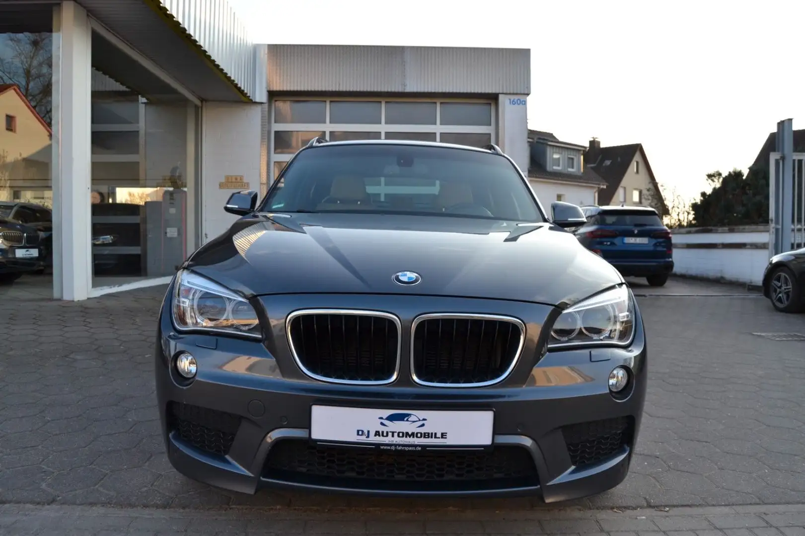 BMW X1 25d xDrive M-Paket*Auto*Pano*Kamera*DAB*H&K* Grijs - 2
