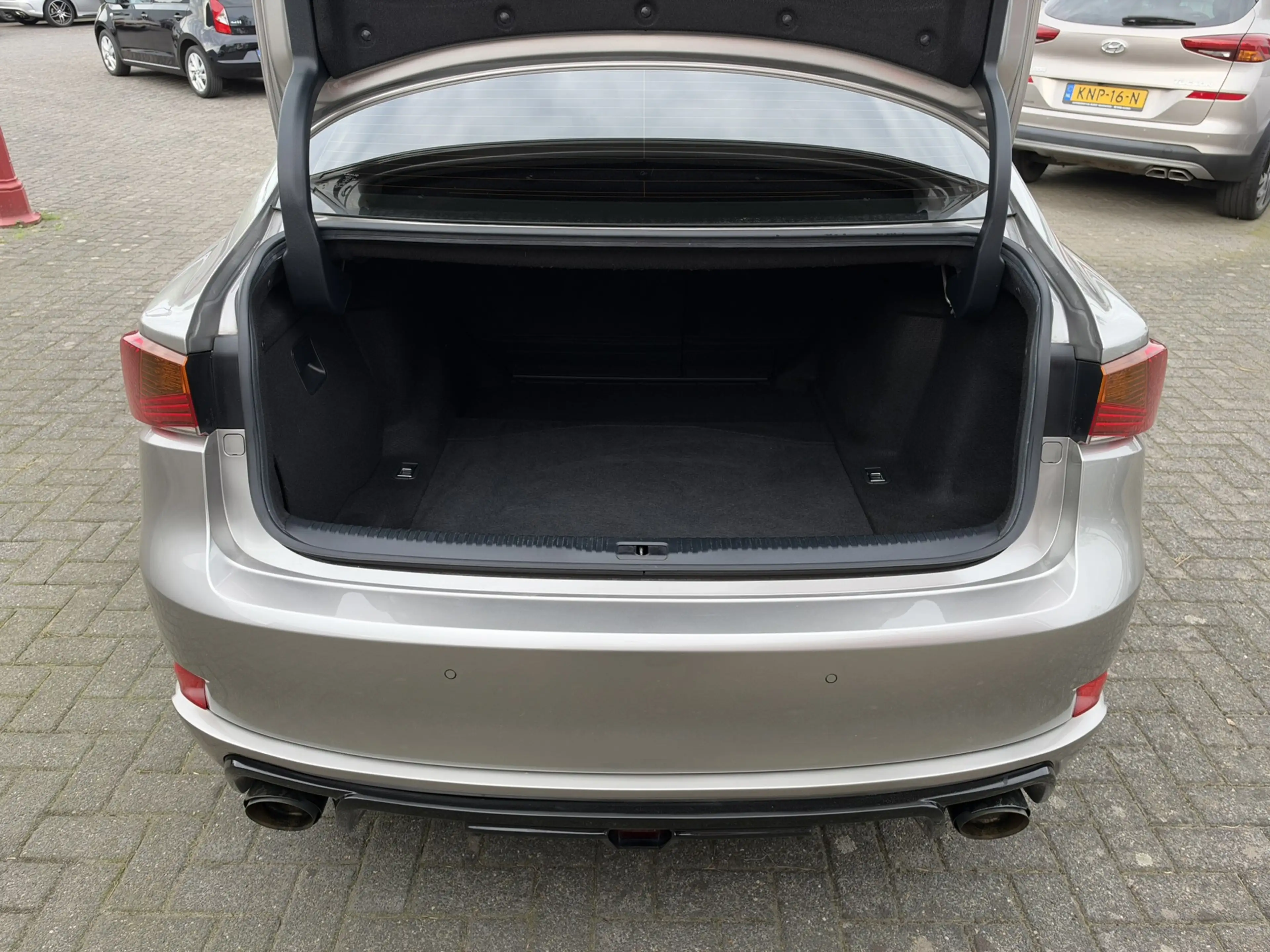 Lexus IS 300 300h Hybrid Business Line — photo 12