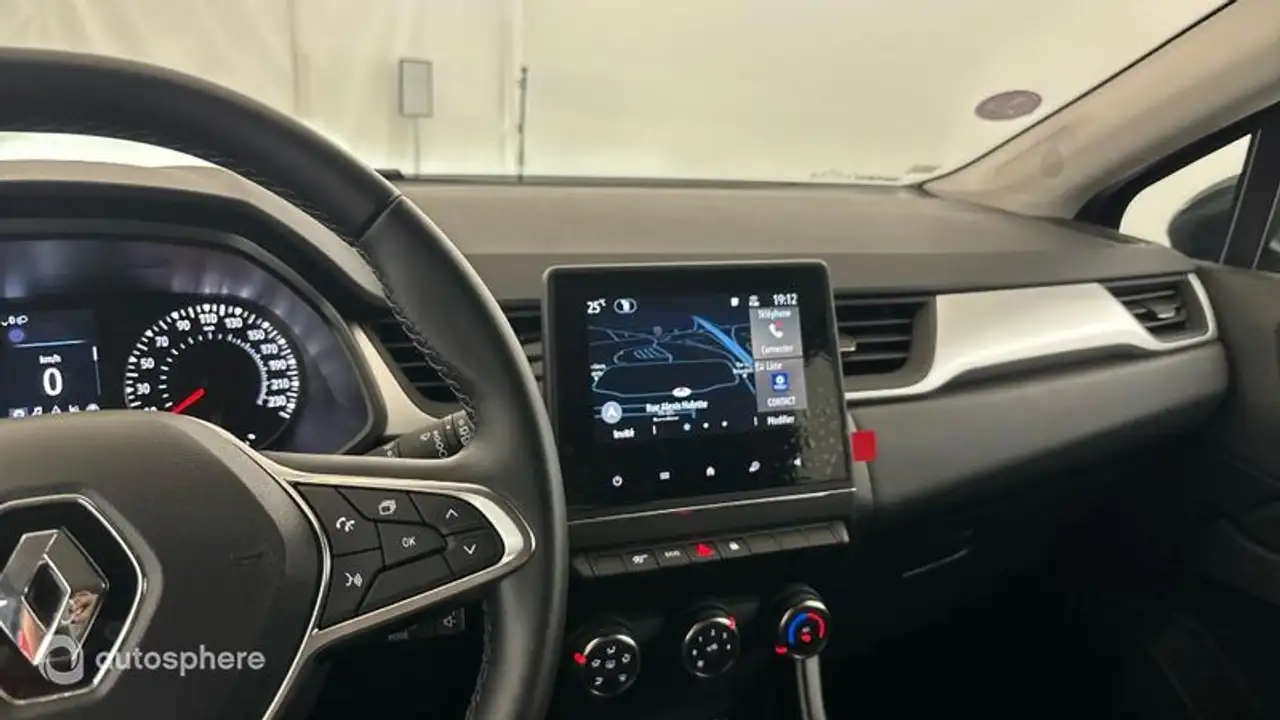 Renault Captur — photo 19