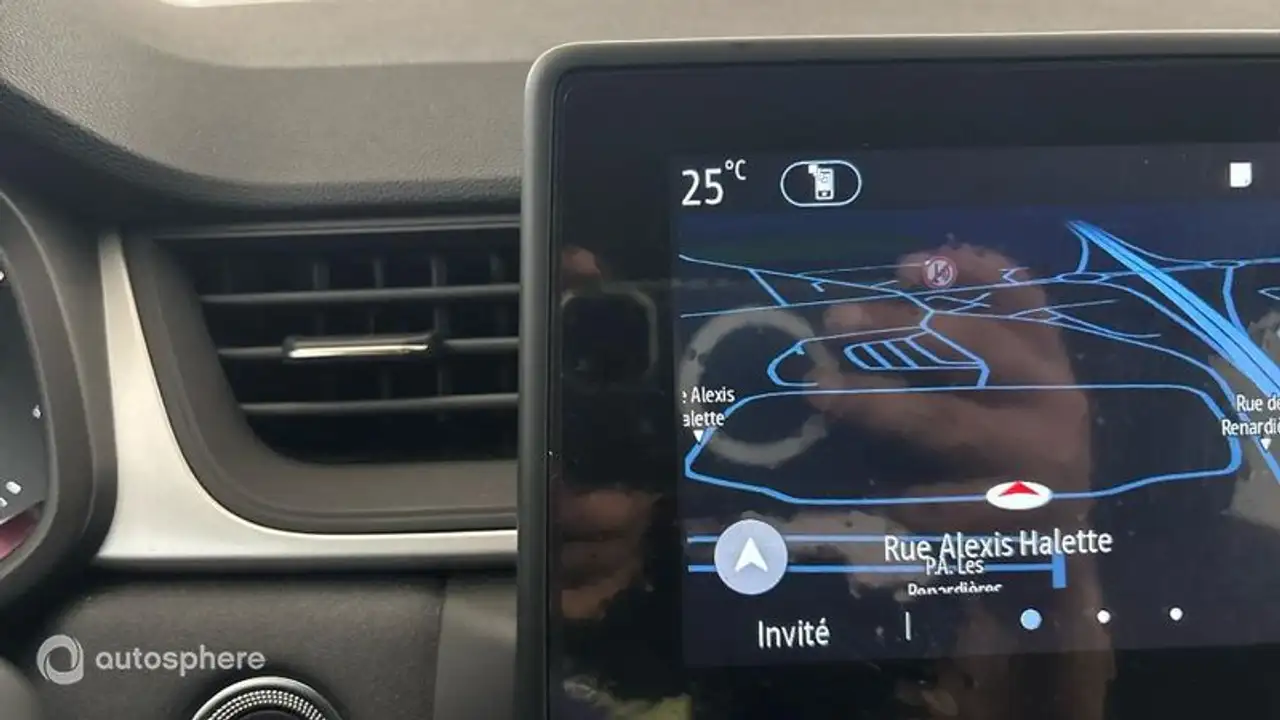 Renault Captur — photo 18