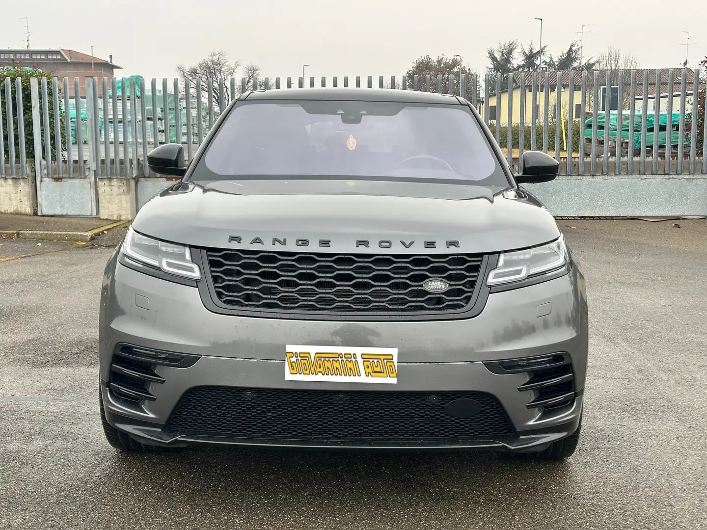 Land Rover Range Rover Velar 3.0 V6 sd6 R-Dynamic HSE 300cv auto Grigio - 2