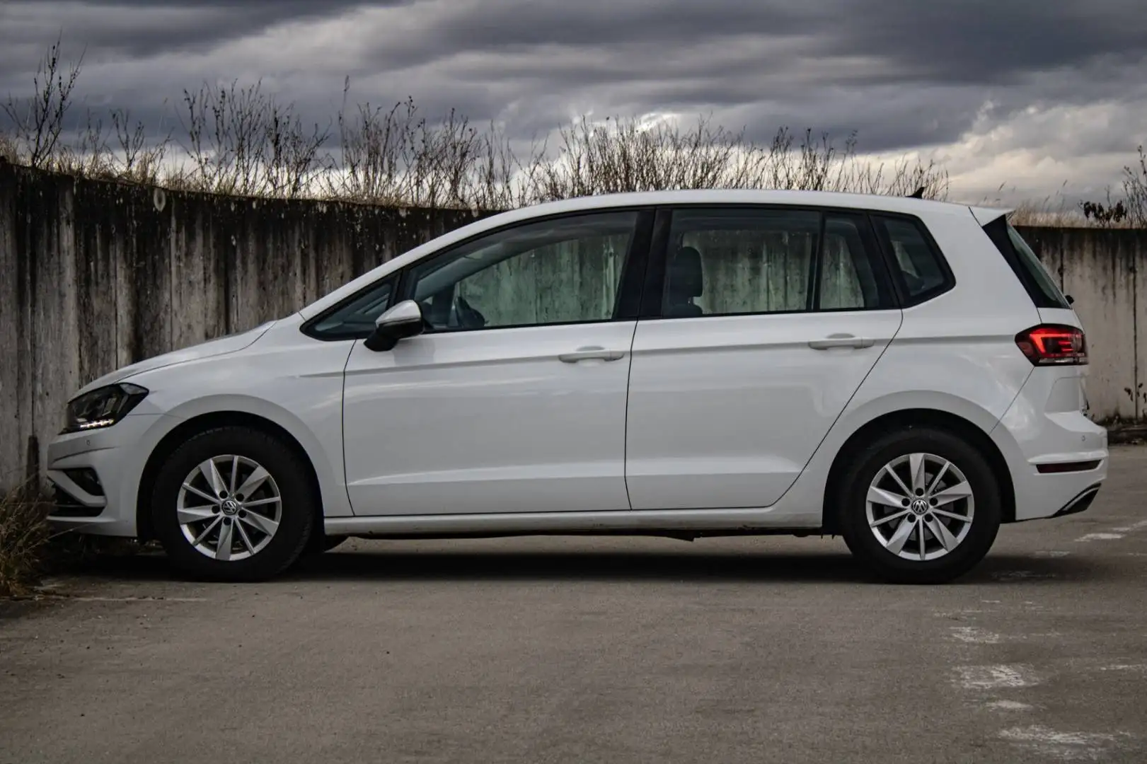 Volkswagen Golf Sportsvan 1.0 TSI Comfortline Weiß - 1