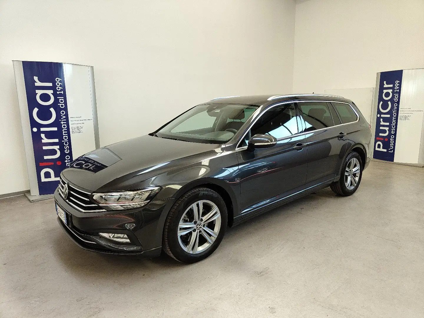 Volkswagen Passat Variant 2.0 TDI 150 CV Adaptive Cruise Navi Cerchi 17” Šedá - 1