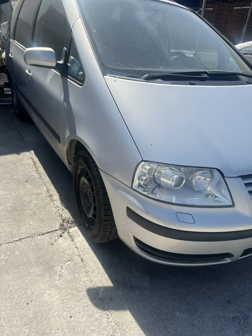 Volkswagen Sharan 1.9 TDI Comfortline Family - 1