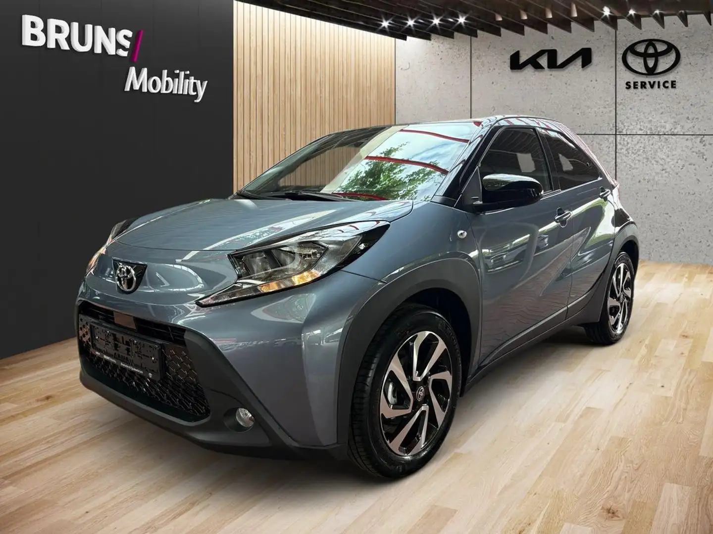 Toyota Aygo X 1.0 Teamplayer Kamera CarPlay/Android Gri - 2