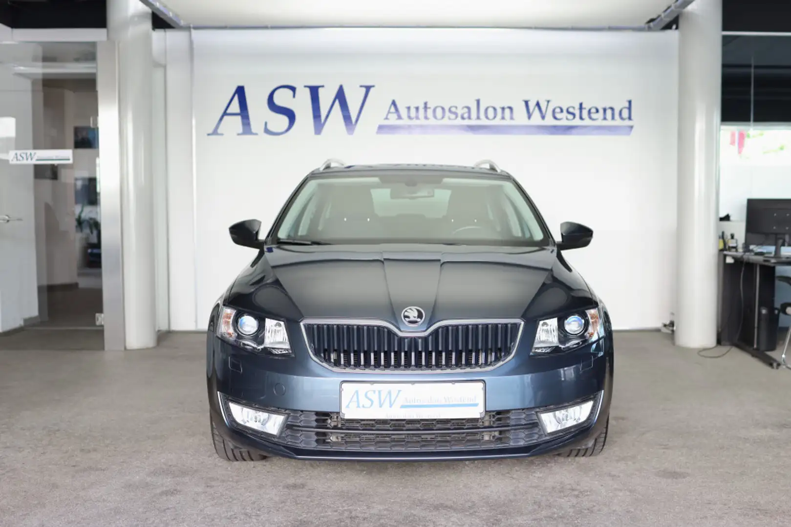 Skoda Octavia COMBI 1,4 TSI EDITION BI-XENON   SHZ Gris - 2