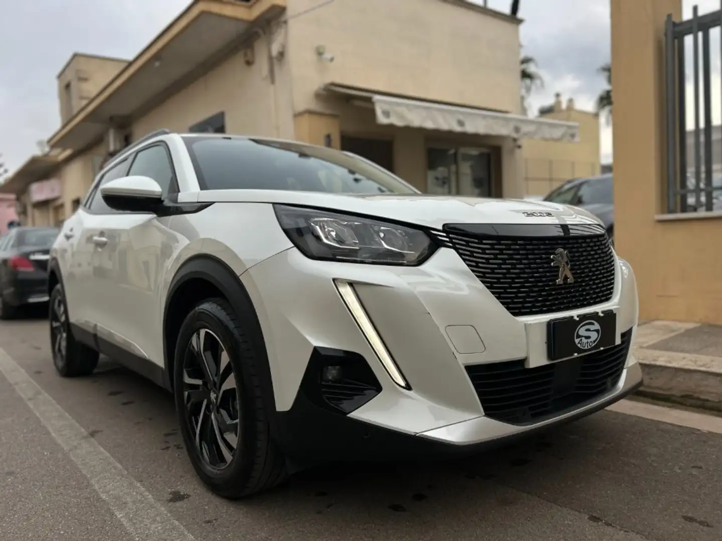 Peugeot 2008 1.5BlueHDi 100 Allure Pack *Coockpit* Blanc - 2