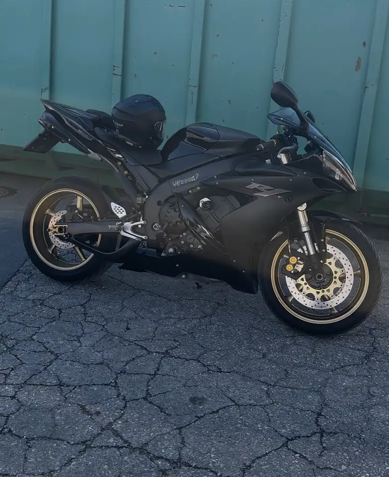 Yamaha YZF-R1