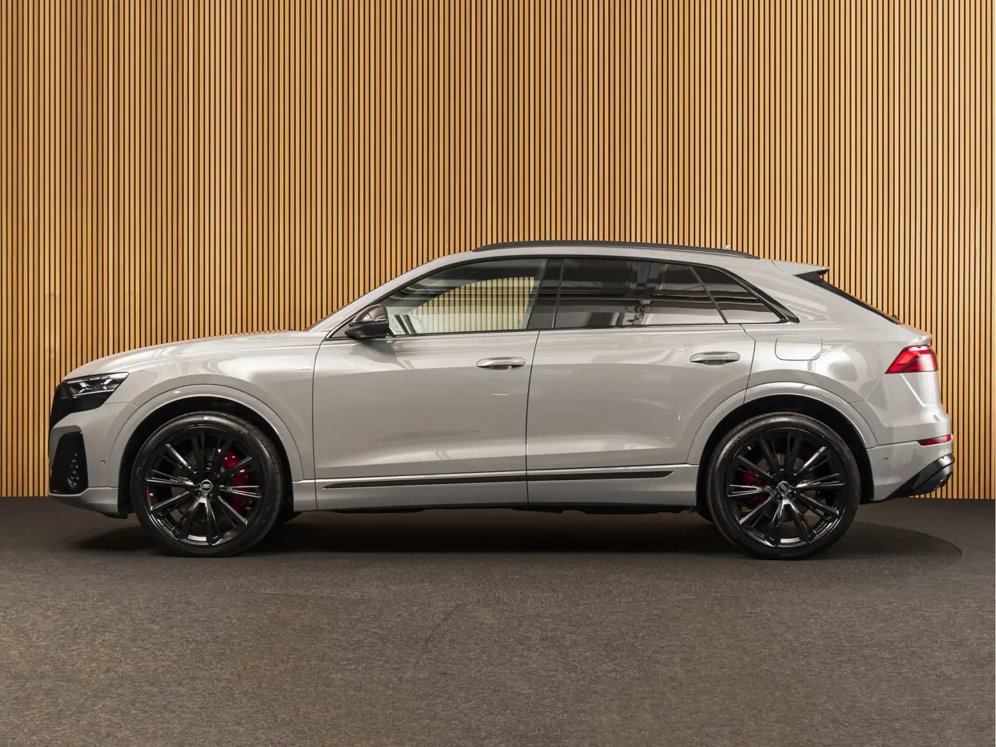 Audi Q8 60 TFSI e quattro 23" I B&0 I HEAD UP I DIGITAL OL Grijs - 2