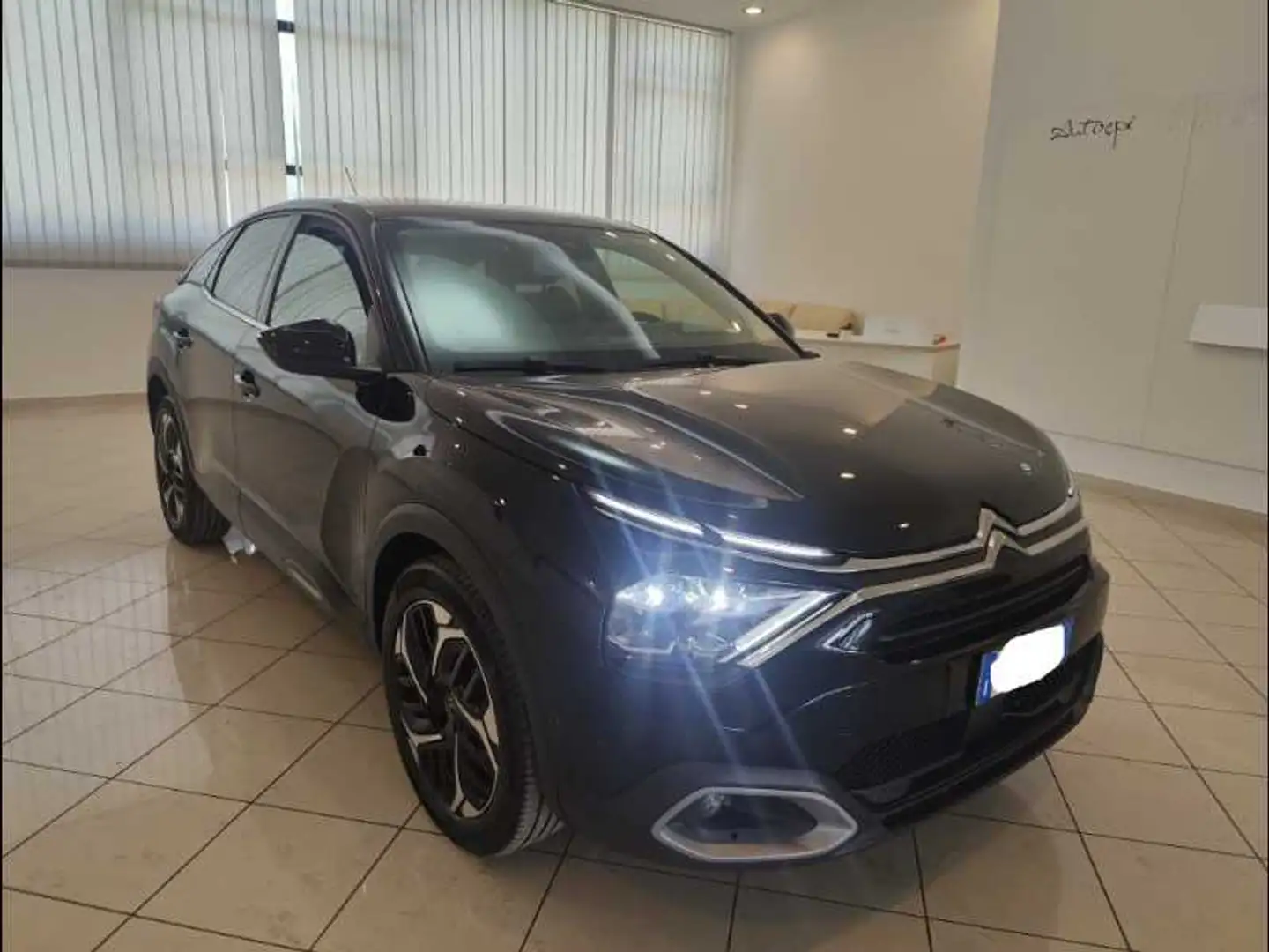 Citroen C4 1.5 bluehdi Shine s&s 130cv eat8 Nero - 1
