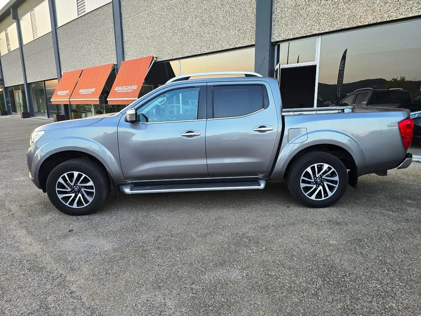 Nissan Navara NAVARA 2.3 DCI 190CV TEKNA PREZZO PIU IVA Grigio - 2