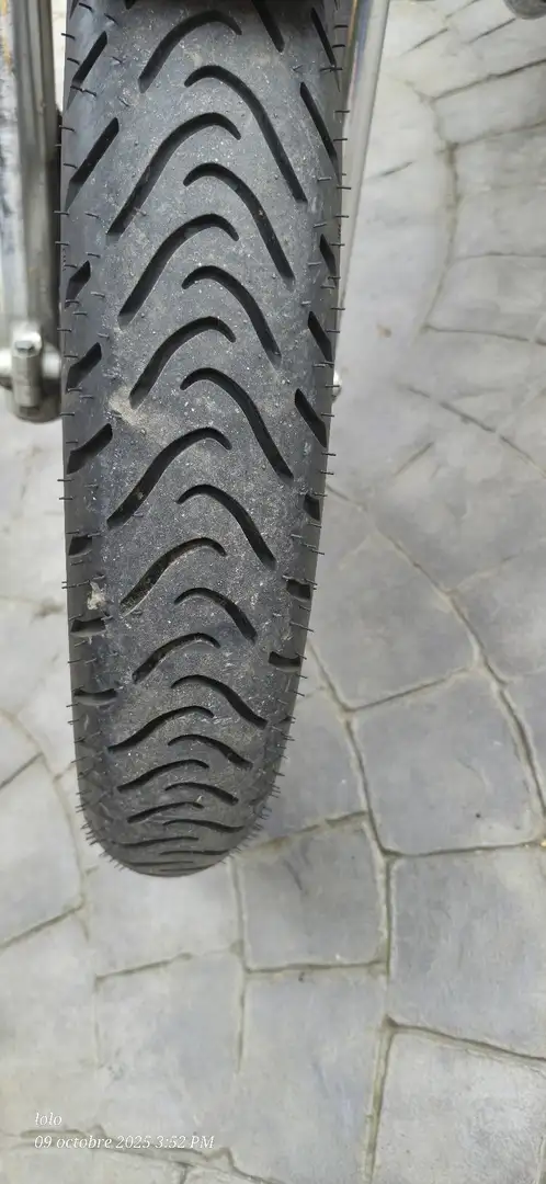 Yamaha XJ 750 Bruin - 2