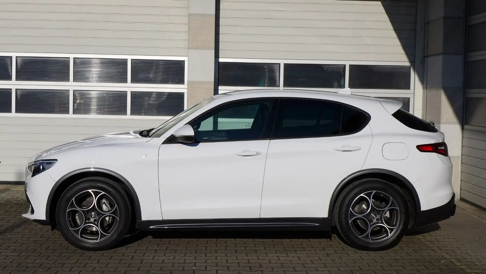 Alfa Romeo Stelvio Ti Q4 2.2JTDM/AHK/Kamera/Leder/ACC Blanc - 2